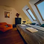 Three Stories In Old Center With Castle View And Terrace * ブラチスラヴァ