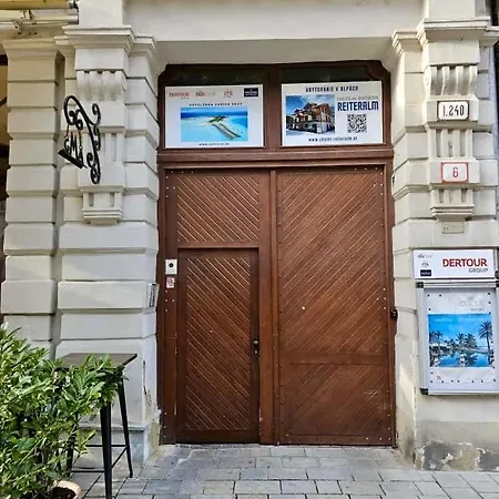 Three Stories In Old Center With Castle View And Terrace Lejlighed *