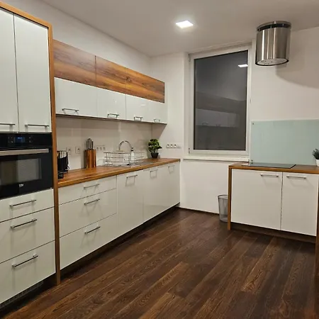 Three Stories In Old Center With Castle View And Terrace Apartament *