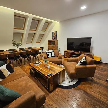 Three Stories In Old Center With Castle View And Terrace Apartman *