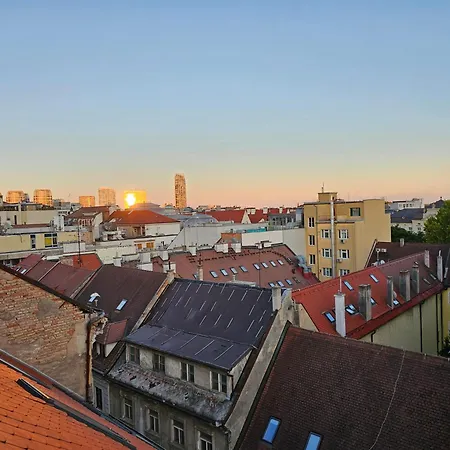 Lejlighed Three Stories In Old Center With Castle View And Terrace *