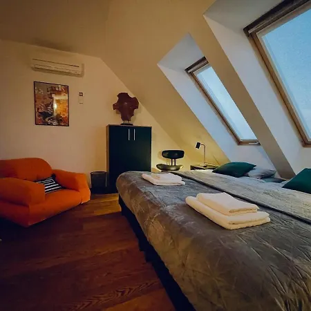 Three Stories In Old Center With Castle View And Terrace * Bratislava