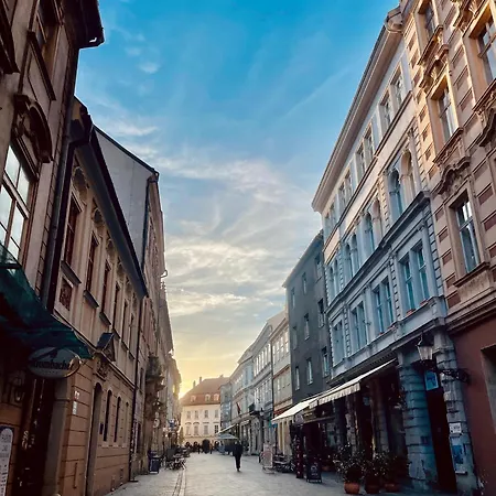 Apartmán Three Stories In Old Center With Castle View And Terrace *