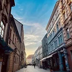 דירה Three Stories In Old Center With Castle View And Terrace *