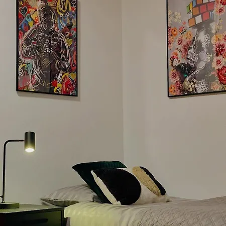 Three Stories In Old Center With Castle View And Terrace