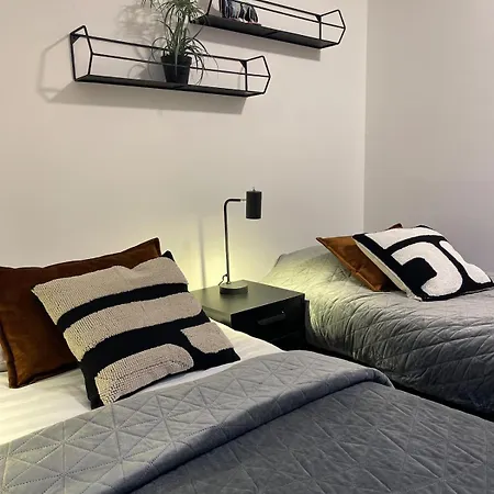 Three Stories In Old Center With Castle View And Terrace Lägenhet