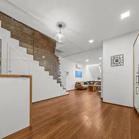 Three Stories In Old Center With Castle View And Terrace 布拉迪斯拉发